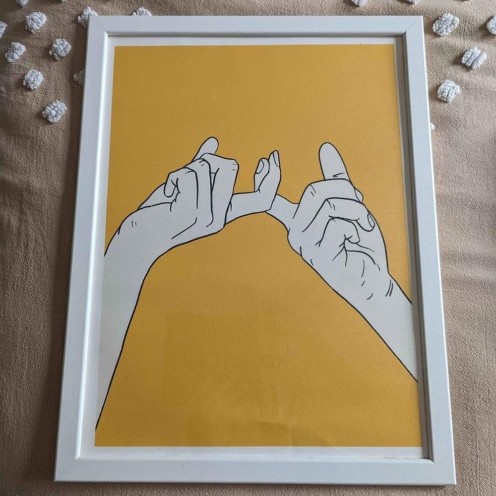 Medium decorative picture frame